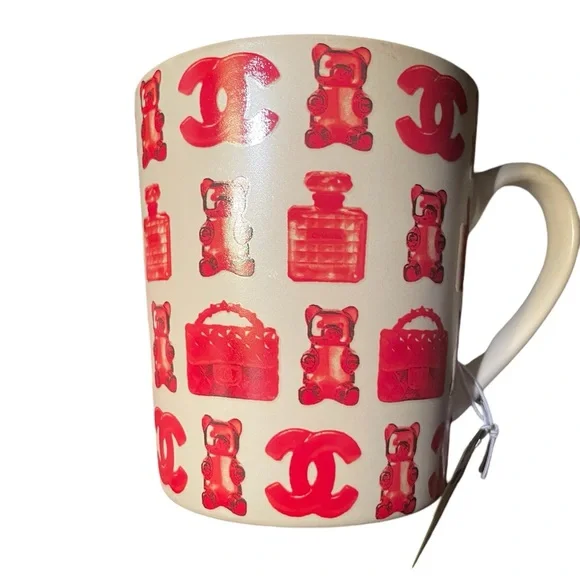 Red Chanel Theme Amanda Greenwood Art Mug, New With Tags - Picture 2 of 4